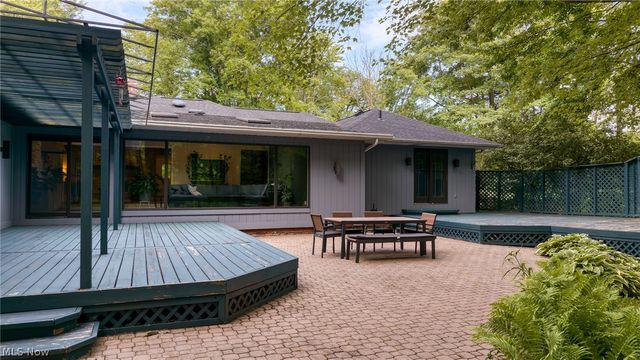4830 Som Center Road, Moreland Hills, OH 44022