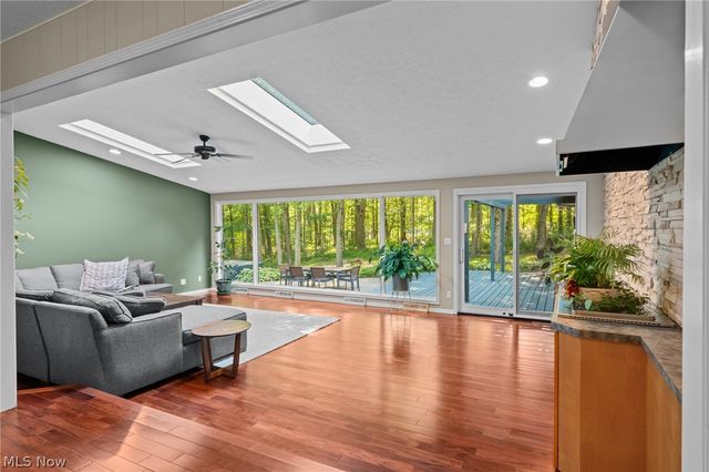 4830 Som Center Road, Moreland Hills, OH 44022