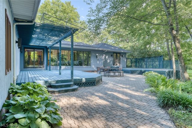 4830 Som Center Road, Moreland Hills, OH 44022