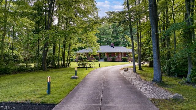 4830 Som Center Road, Moreland Hills, OH 44022