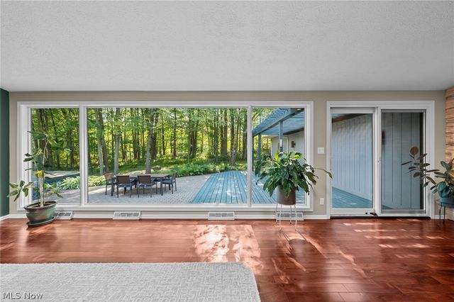 4830 Som Center Road, Moreland Hills, OH 44022