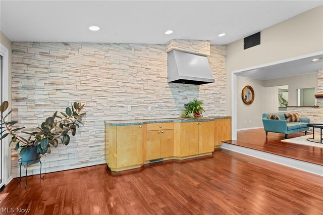 4830 Som Center Road, Moreland Hills, OH 44022