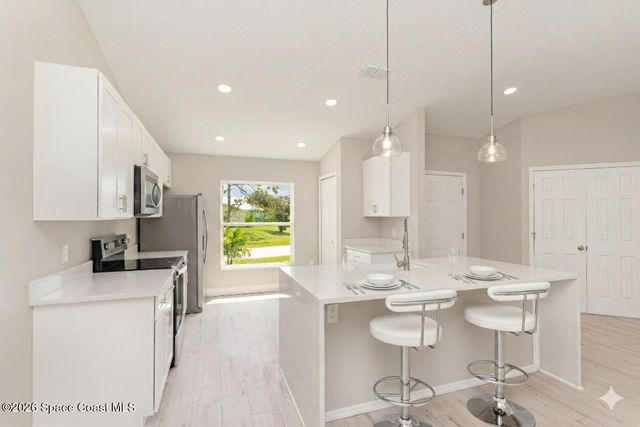 466 Tunis Road SW, Palm Bay, FL 32908