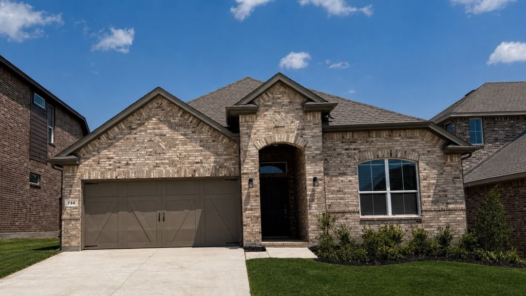 736 SOARING HAWK Drive, Fort Worth, TX 76008