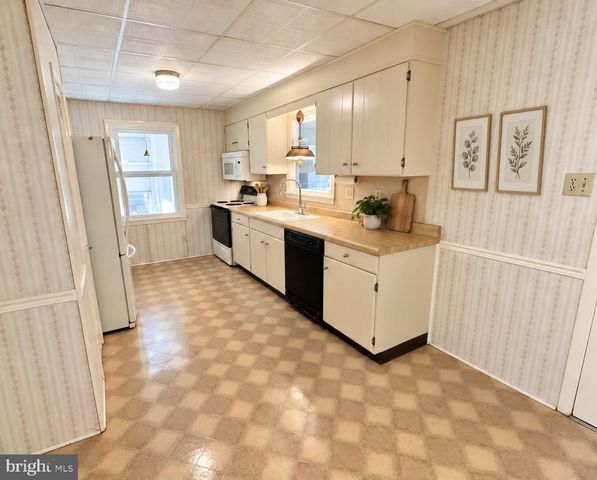 453 MIDDLETOWN RD, Hummelstown, PA 17036