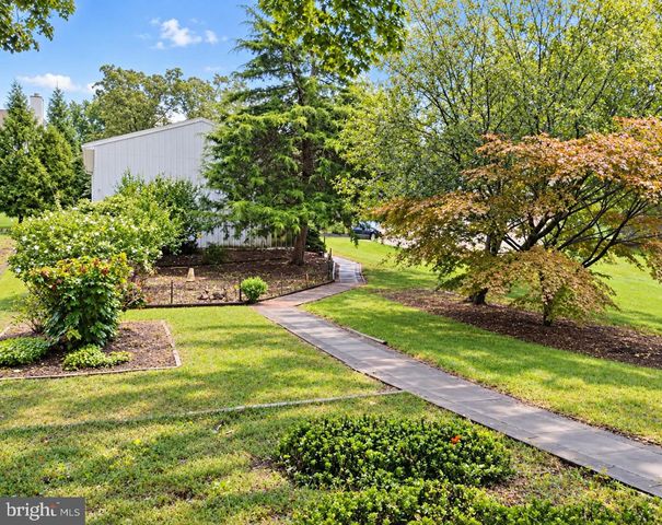 453 MIDDLETOWN RD, Hummelstown, PA 17036