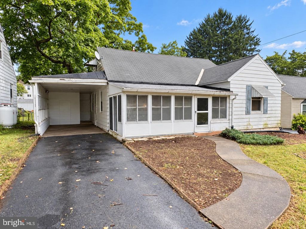 453 MIDDLETOWN RD, Hummelstown, PA 17036