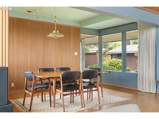 4014 Sw ALTADENA Ave, Portland, OR 97239