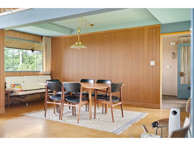 4014 Sw ALTADENA Ave, Portland, OR 97239