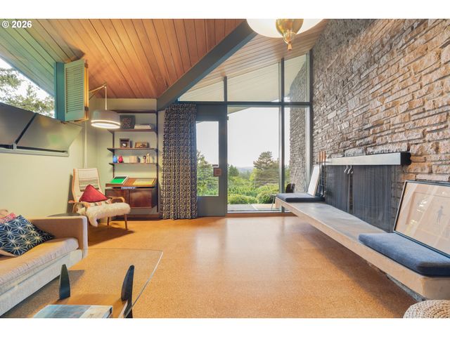 4014 Sw ALTADENA Ave, Portland, OR 97239