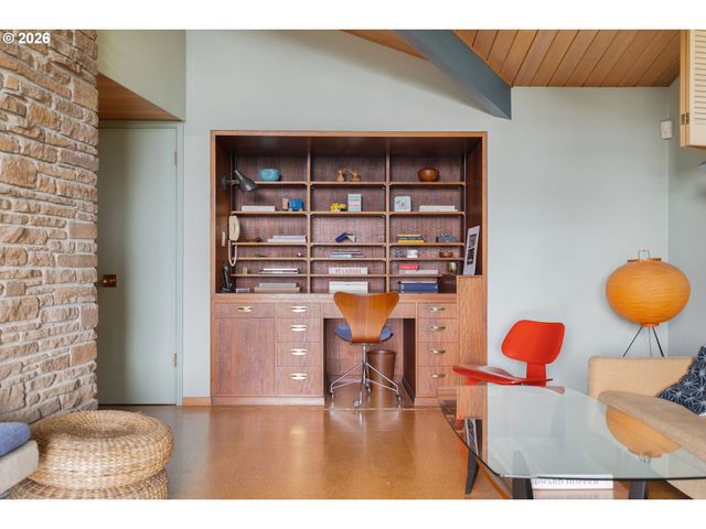 4014 Sw ALTADENA Ave, Portland, OR 97239