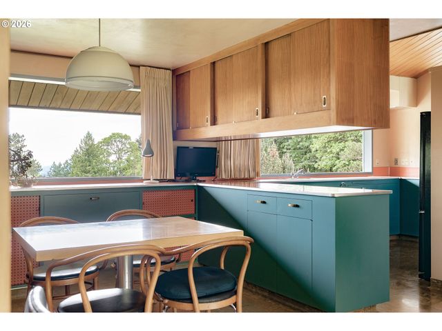 4014 Sw ALTADENA Ave, Portland, OR 97239