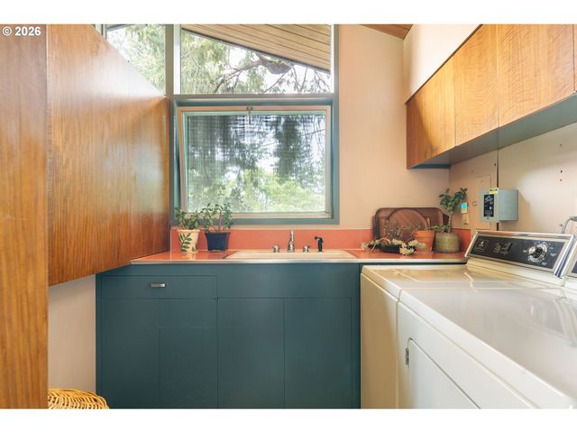 4014 Sw ALTADENA Ave, Portland, OR 97239