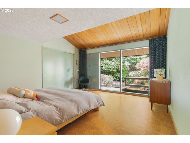4014 Sw ALTADENA Ave, Portland, OR 97239