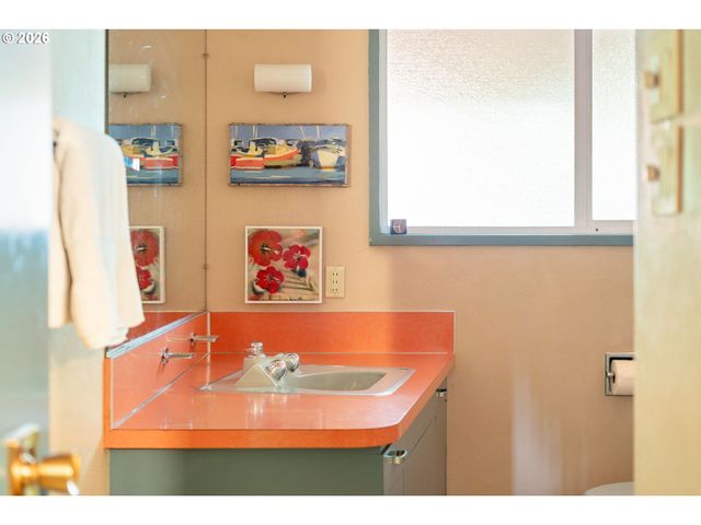 4014 Sw ALTADENA Ave, Portland, OR 97239