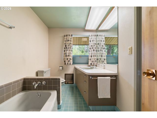 4014 Sw ALTADENA Ave, Portland, OR 97239
