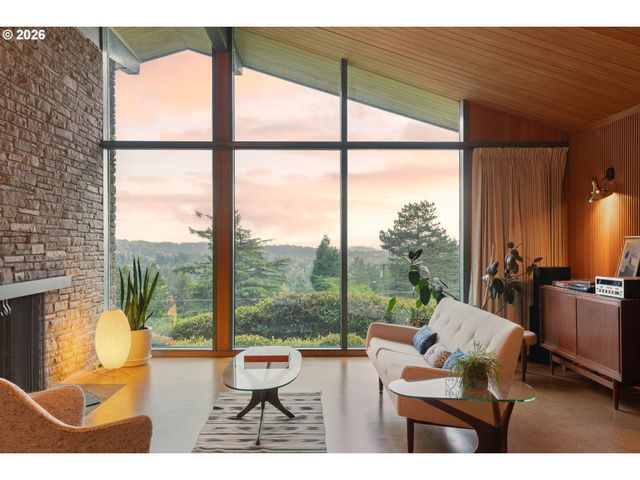 4014 Sw ALTADENA Ave, Portland, OR 97239
