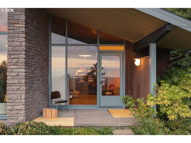 4014 Sw ALTADENA Ave, Portland, OR 97239