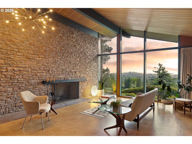 4014 Sw ALTADENA Ave, Portland, OR 97239