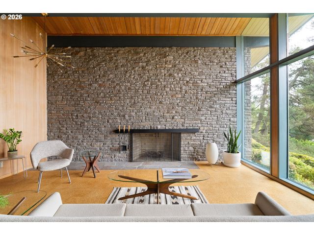 4014 Sw ALTADENA Ave, Portland, OR 97239