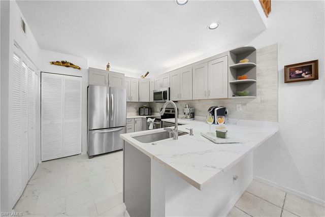 75 Emerald Woods DR G2, Naples, FL 34108
