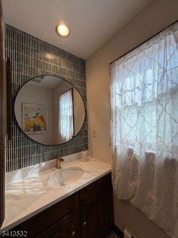 16 Magnolia Ln, Caldwell Boro Twp., NJ 07006