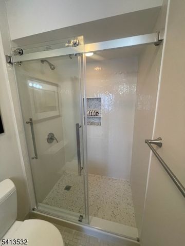 16 Magnolia Ln, Caldwell Boro Twp., NJ 07006