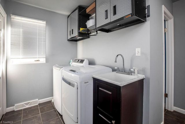 1108 Gatehouse Road, High Point, NC 27262