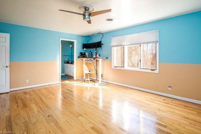 1108 Gatehouse Road, High Point, NC 27262