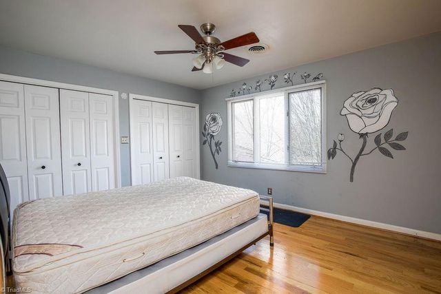 1108 Gatehouse Road, High Point, NC 27262