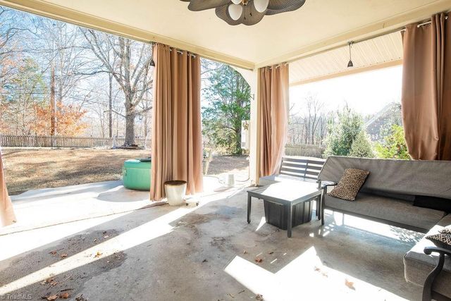 1108 Gatehouse Road, High Point, NC 27262