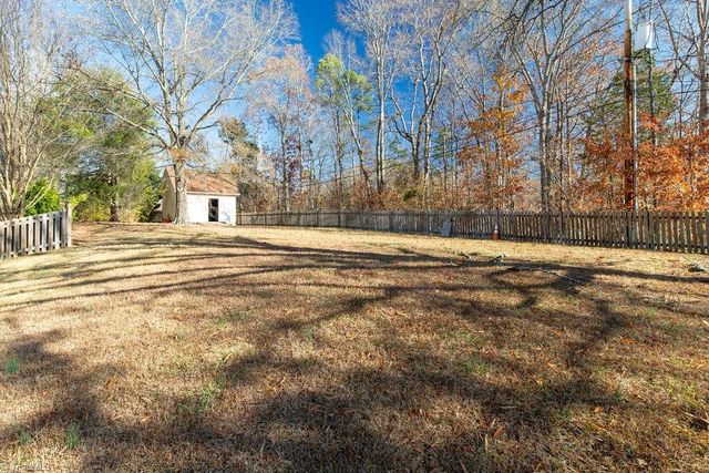 1108 Gatehouse Road, High Point, NC 27262