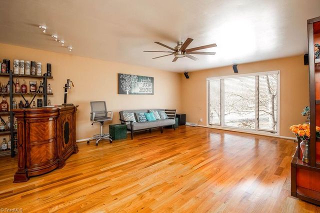 1108 Gatehouse Road, High Point, NC 27262