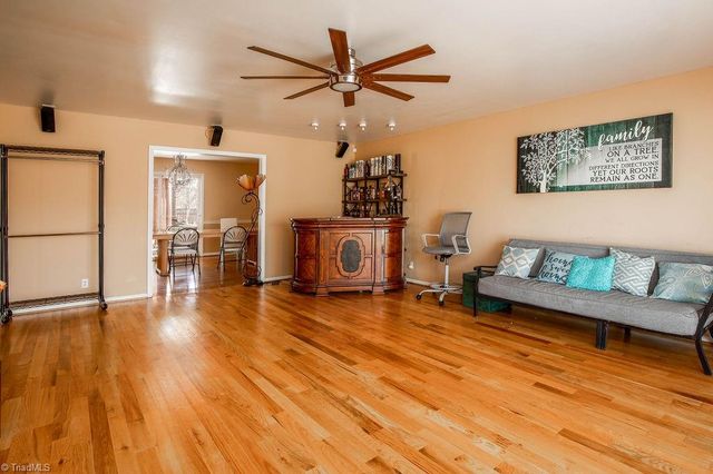 1108 Gatehouse Road, High Point, NC 27262