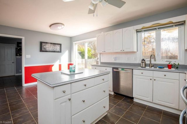 1108 Gatehouse Road, High Point, NC 27262