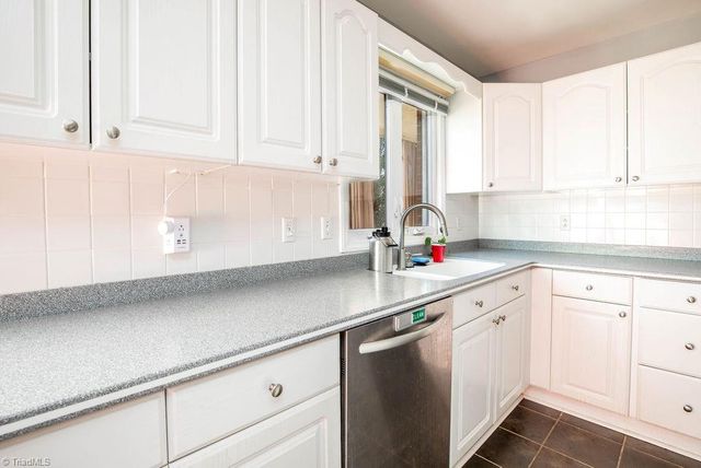 1108 Gatehouse Road, High Point, NC 27262