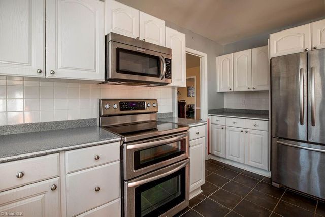 1108 Gatehouse Road, High Point, NC 27262