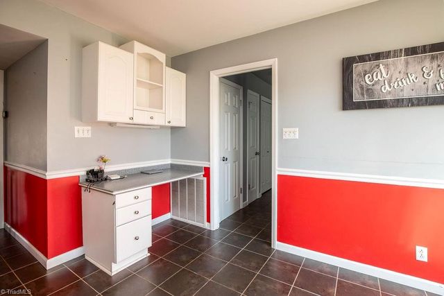 1108 Gatehouse Road, High Point, NC 27262