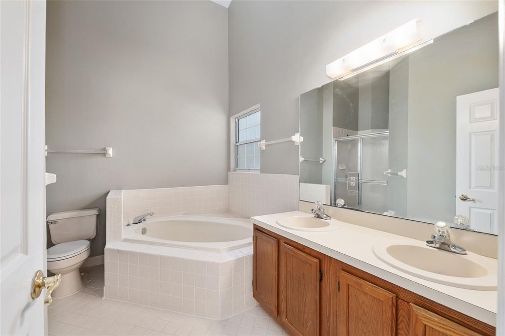Image 34 of property listing at 3615 NW 104TH DRIVE 102, Gainesville, FL 32606