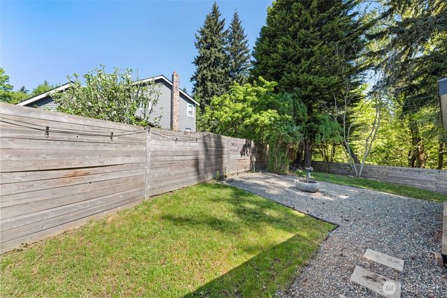 14824 104th Avenue NE, Bothell, WA 98011