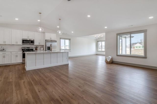 309 Pinehurst Drive, Mankato, MN 56001