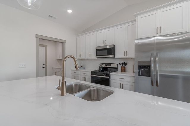 309 Pinehurst Drive, Mankato, MN 56001