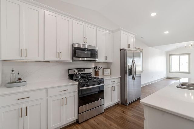 309 Pinehurst Drive, Mankato, MN 56001