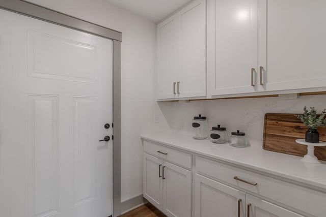 309 Pinehurst Drive, Mankato, MN 56001