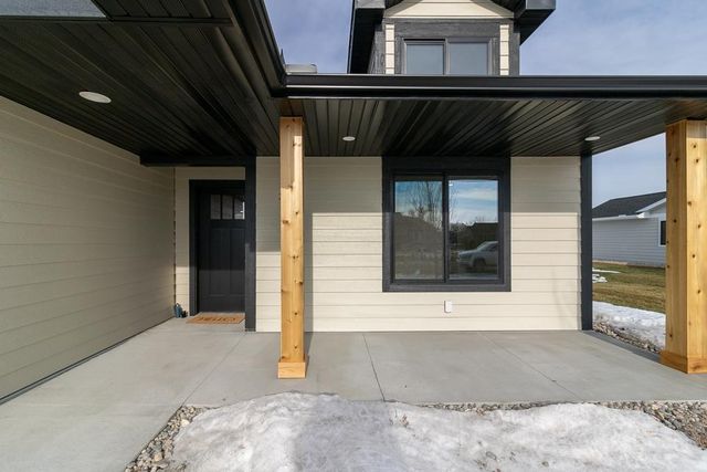 309 Pinehurst Drive, Mankato, MN 56001