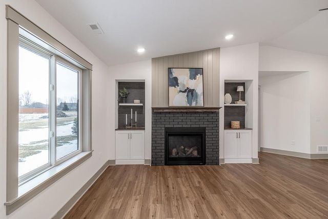 309 Pinehurst Drive, Mankato, MN 56001