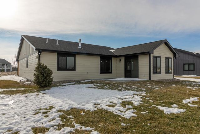 309 Pinehurst Drive, Mankato, MN 56001