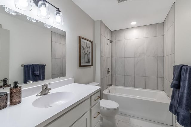 309 Pinehurst Drive, Mankato, MN 56001