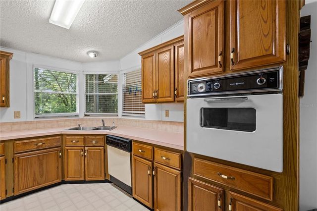 38545 COUNTY LINE ROAD, Zephyrhills, FL 33540