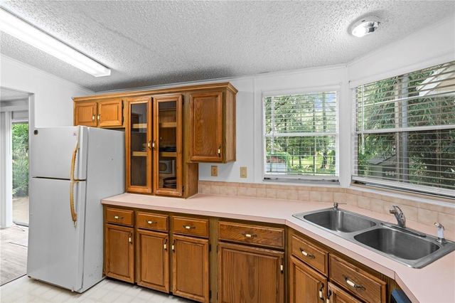 38545 COUNTY LINE ROAD, Zephyrhills, FL 33540